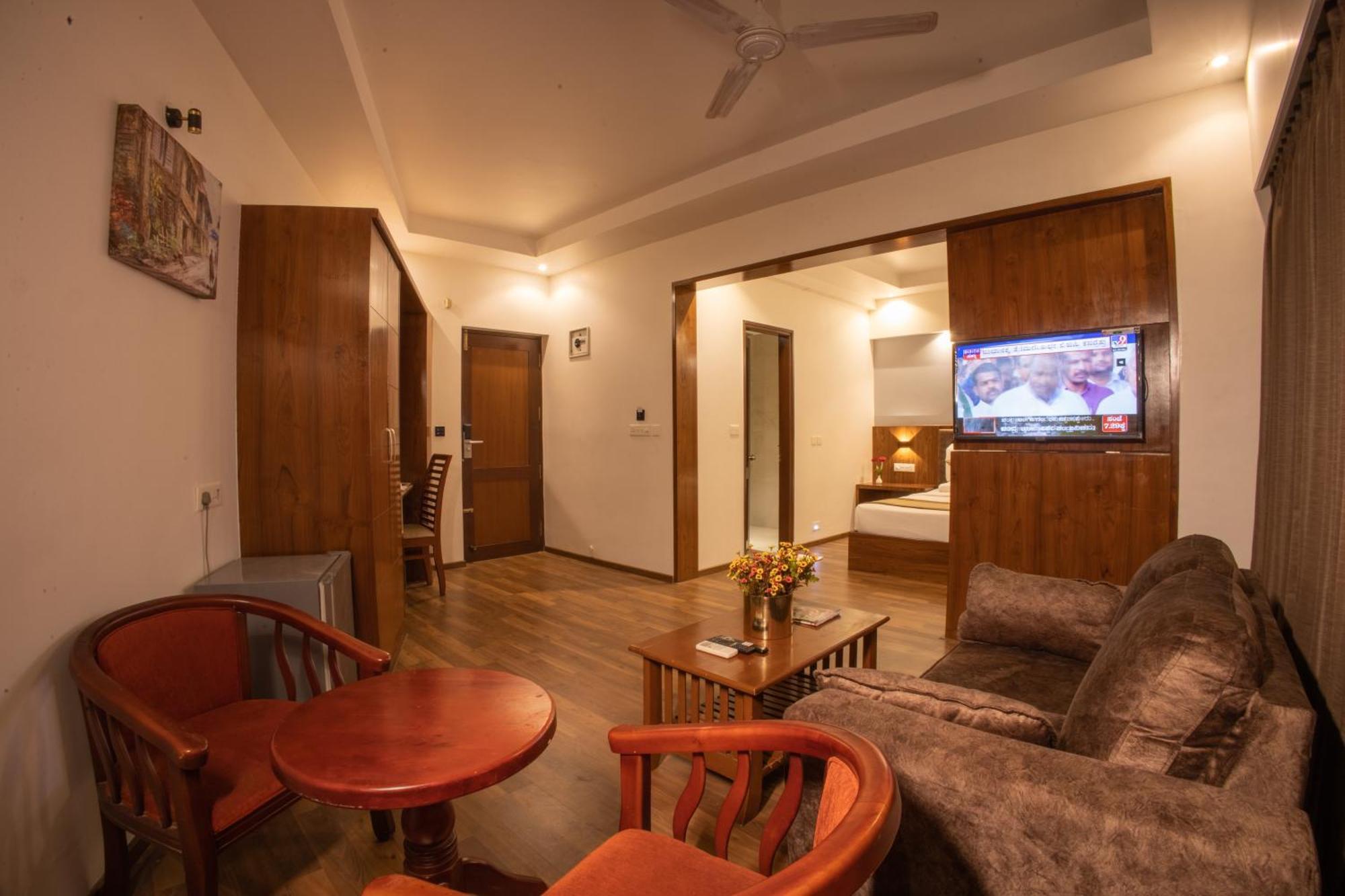 Metro Plaza Hotel By Rak Rooms, Mangaluru Exteriör bild