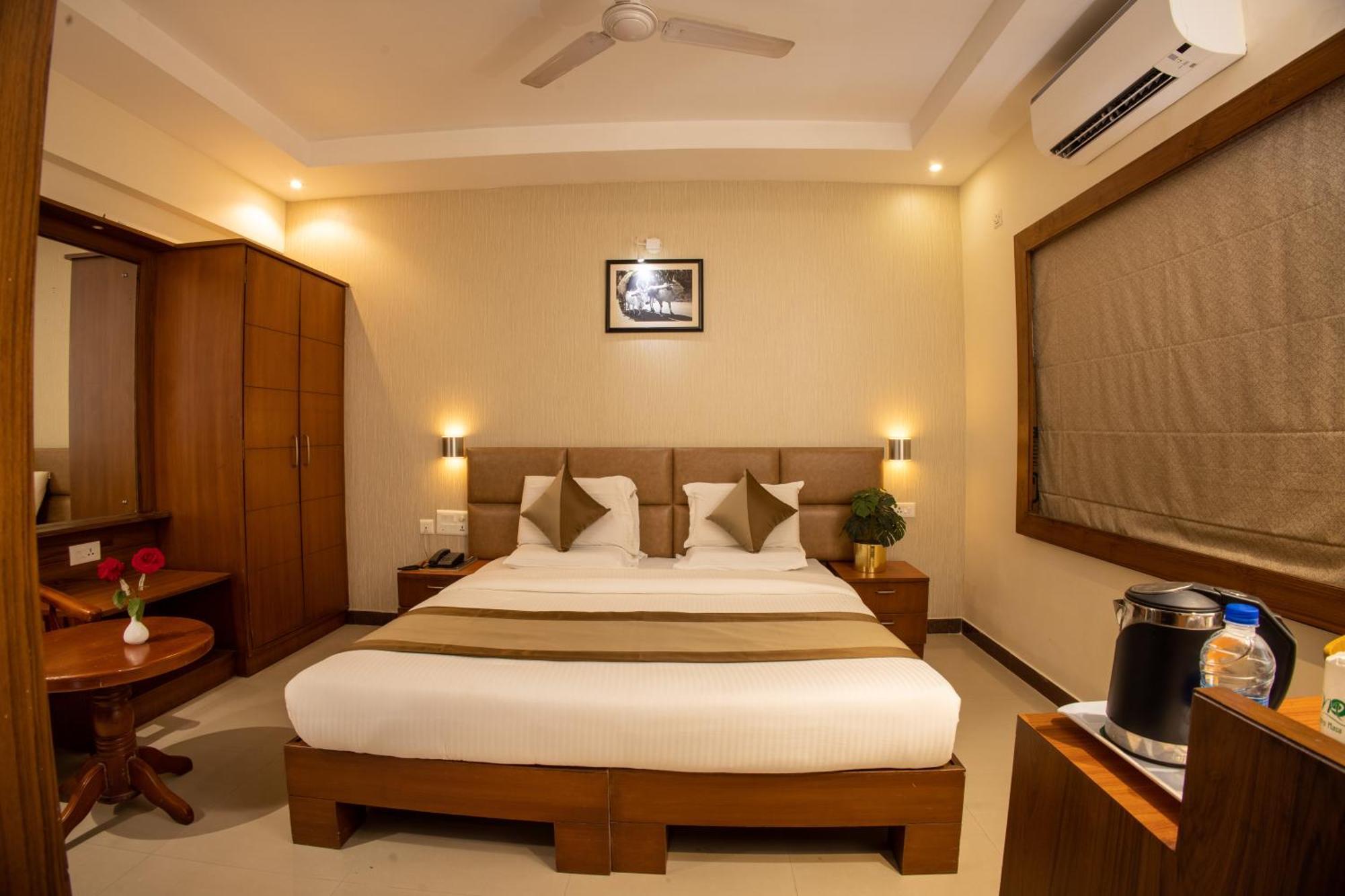 Metro Plaza Hotel By Rak Rooms, Mangaluru Exteriör bild