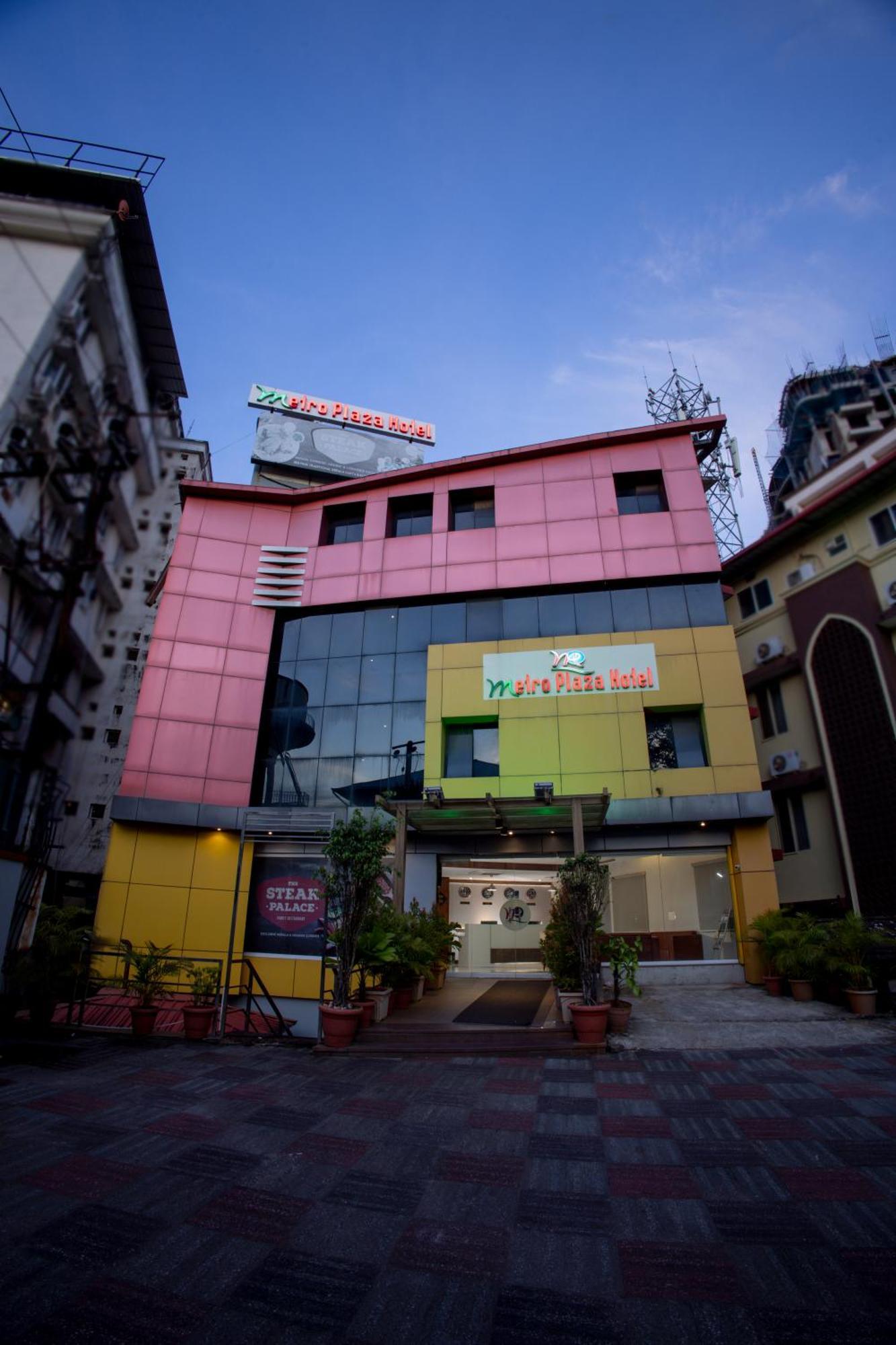 Metro Plaza Hotel By Rak Rooms, Mangaluru Exteriör bild