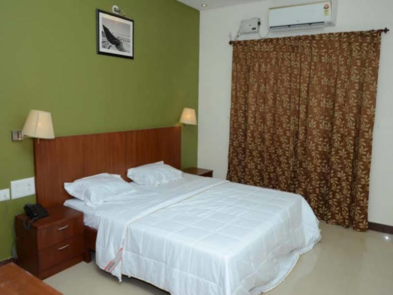 Metro Plaza Hotel By Rak Rooms, Mangaluru Exteriör bild